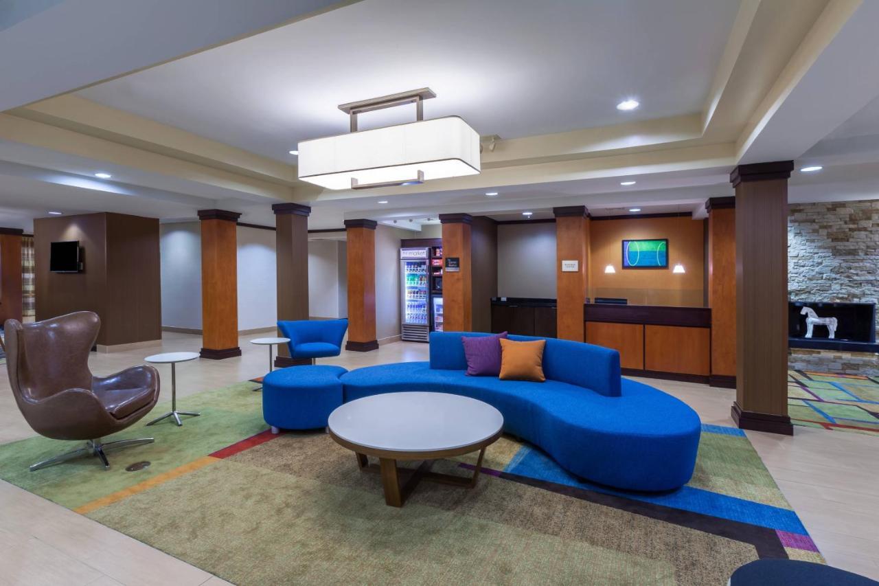 Hotel Fairfield & By Marriott Rogers