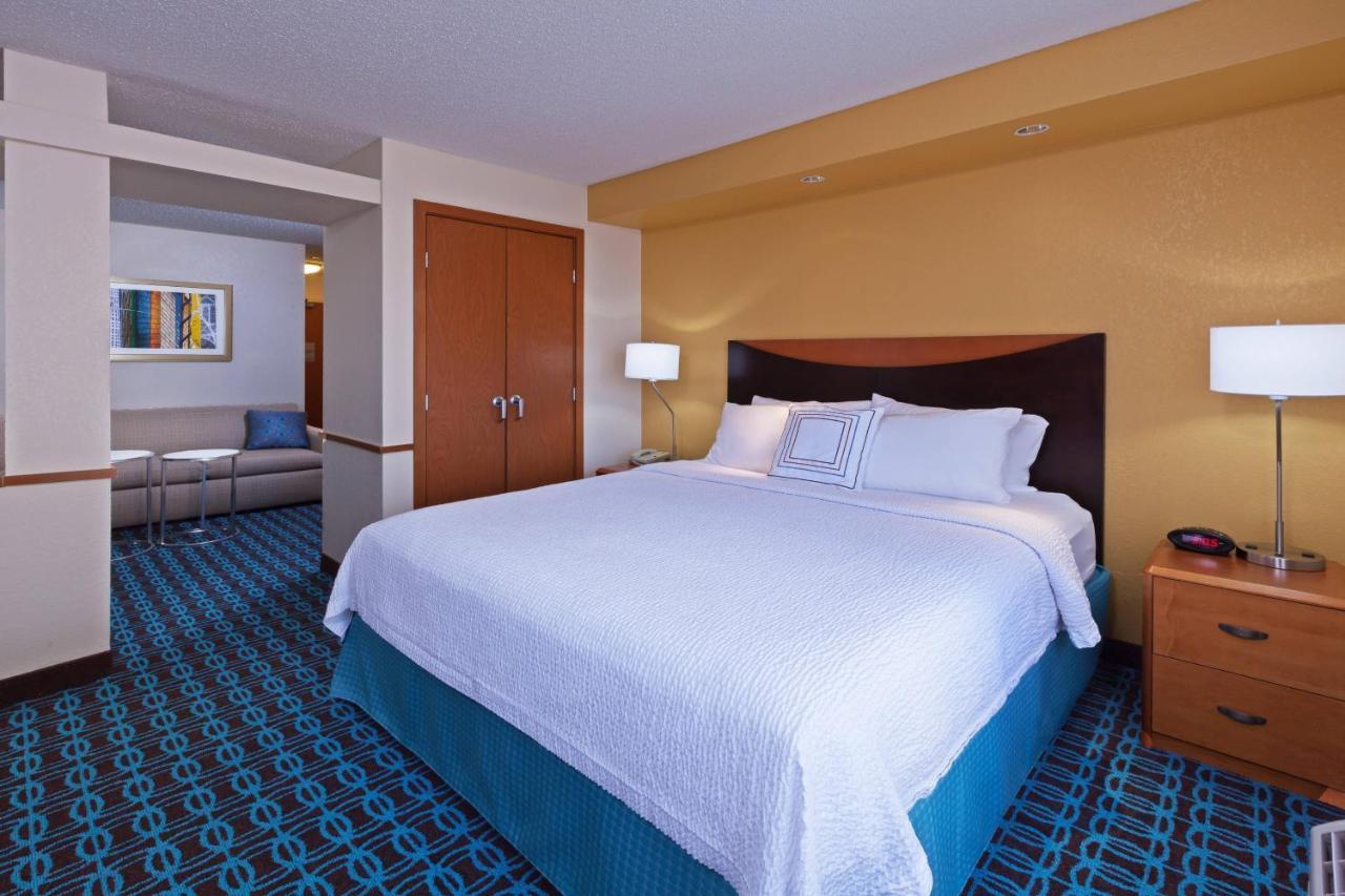 Fairfield & By Marriott 3* Rogers